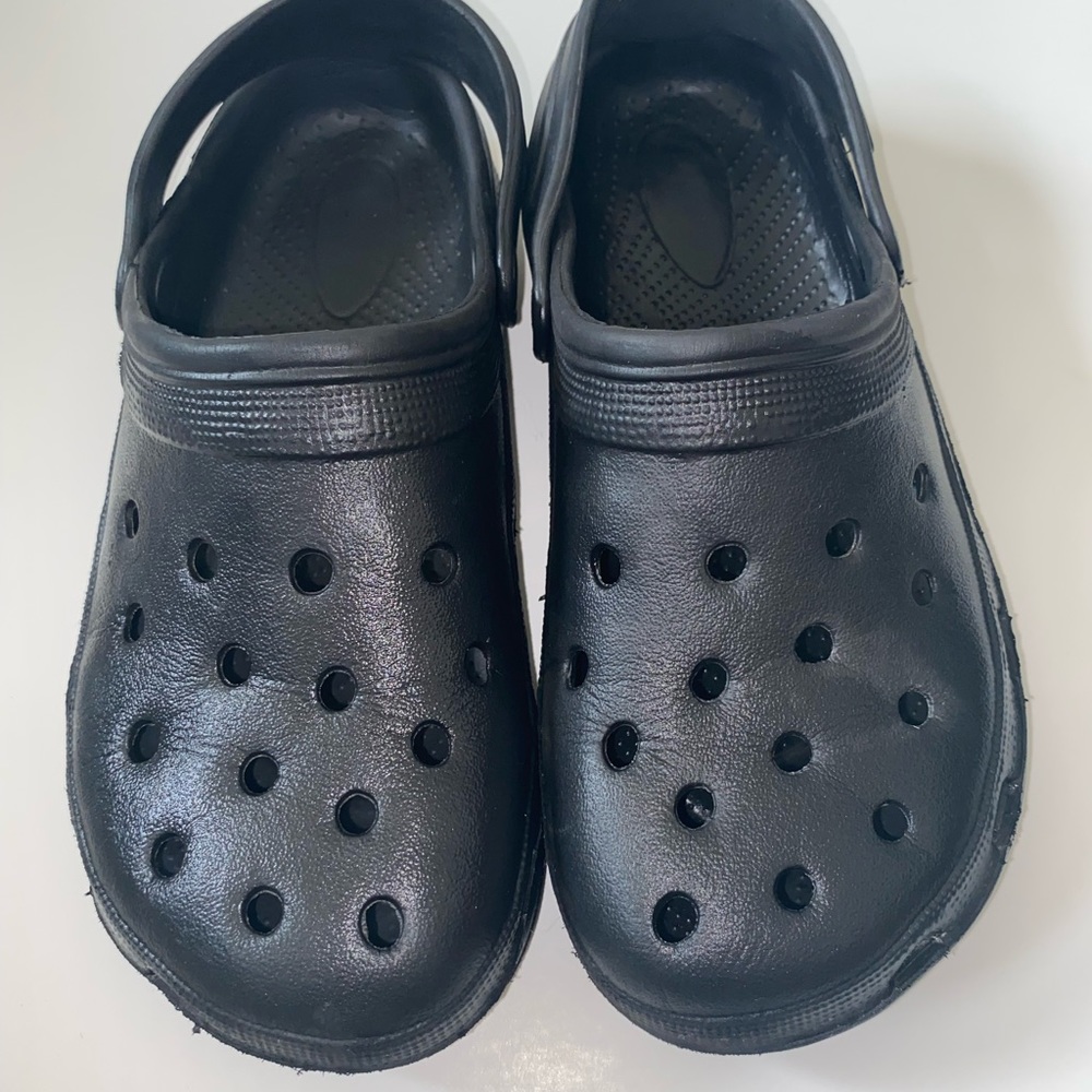Black Croc’s Size 5.5